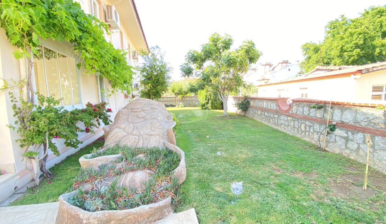 98B69A1C-A1AE-4A46-ABEA-45E98429D4A8