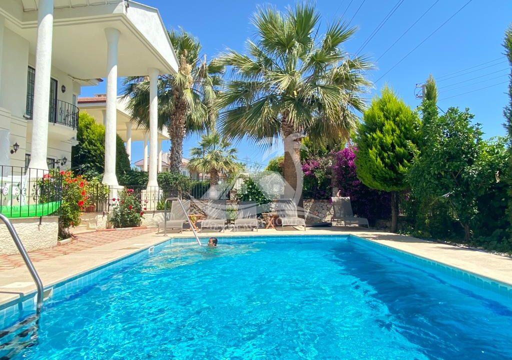 274FBF9B-1581-4C25-939B-52939F83CB92