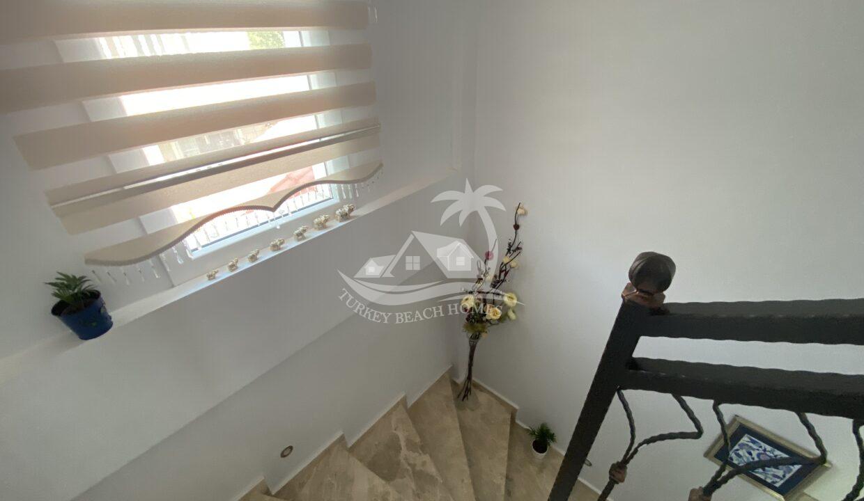 6F9F526E-DD97-44E2-8333-2A4C3120D462