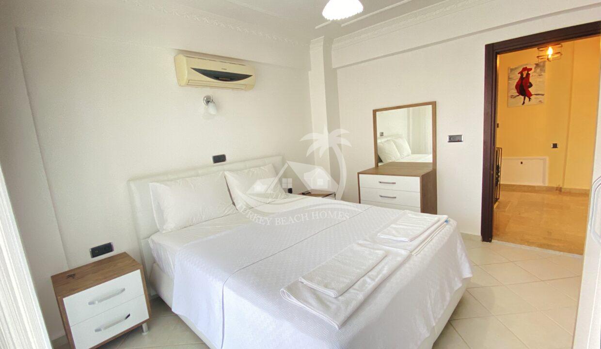 9D52B2AF-E2E3-45DB-9A47-7ED04A38B003