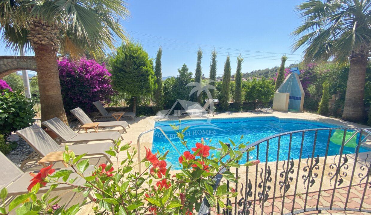 AEBC69FC-64BB-4CF5-B283-1D7B21A4E5F9