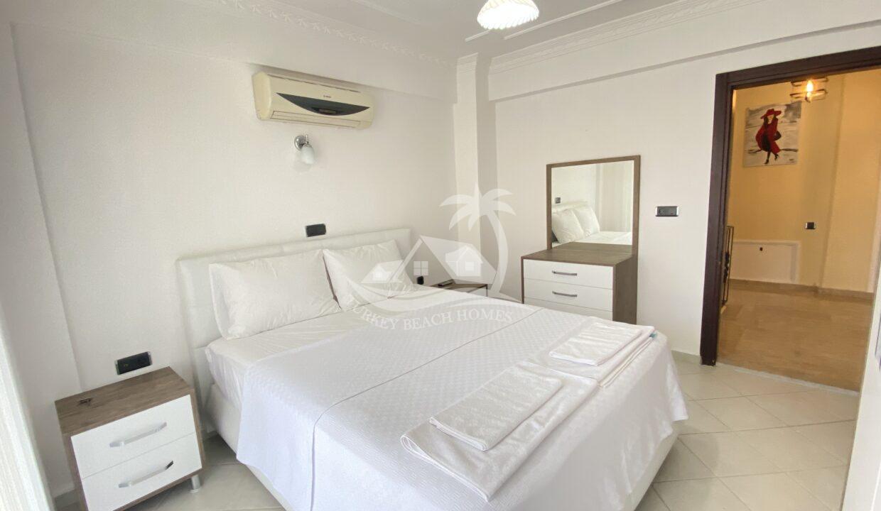 AFEC03C6-41E7-49B9-A3C3-D8C822607D1A