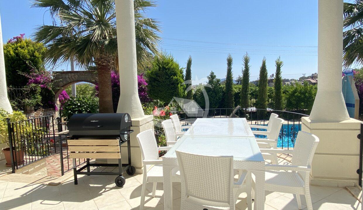 B681B6E3-2B12-420B-B23F-2378F4C7DD95