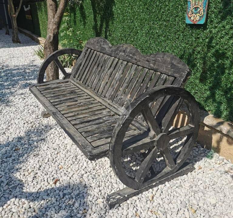 C30896F6-A583-42D7-BD8D-5706EFF3895B