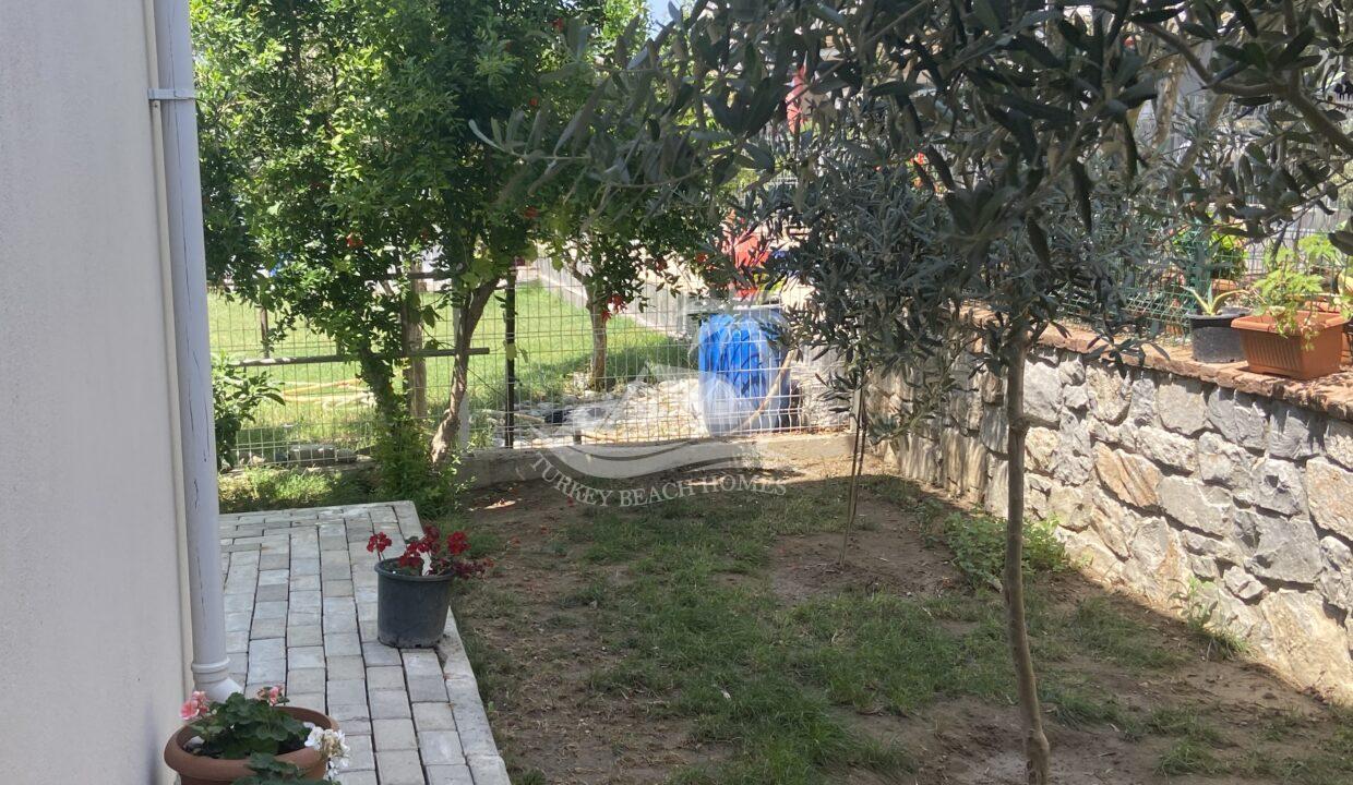 C4F4E332-F056-47B3-9215-788AB786BC41