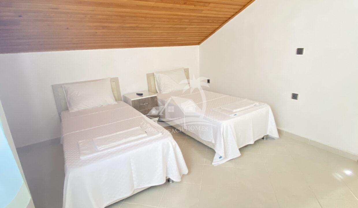 CCF2EB98-CC6A-4E3F-8110-DCF0F09B55C5