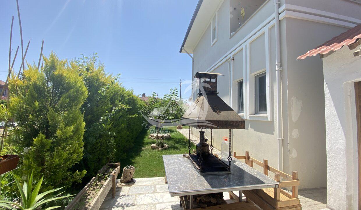 CD98163E-A9CF-4425-BE5D-BADD1F6683F9