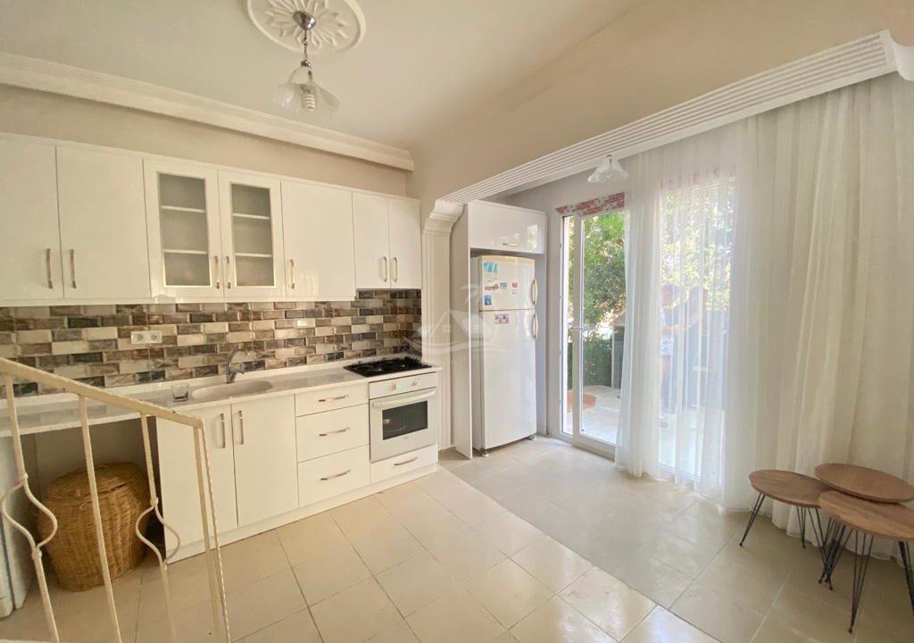 E86EC52F-4913-4B01-A6A9-A288469AF8EB