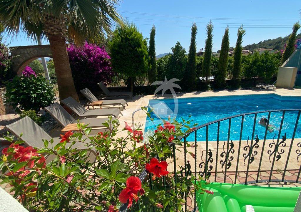 FAFD5D38-3DCA-4137-A833-54B3D3BFC3B8