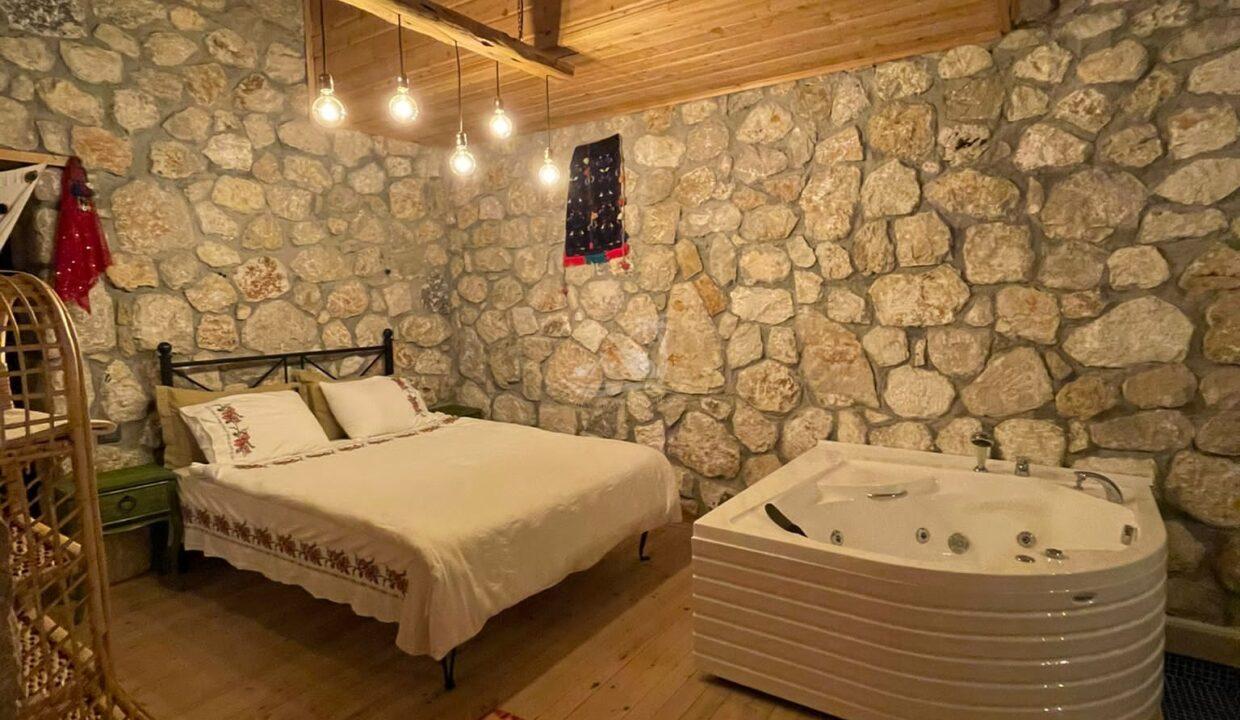 20E2B801-1606-4464-8EE5-2D5045859053