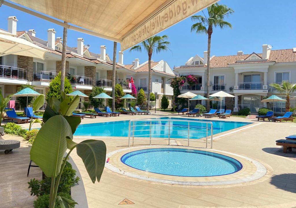 32063858-BF33-42C2-8A6B-64E99C59E843