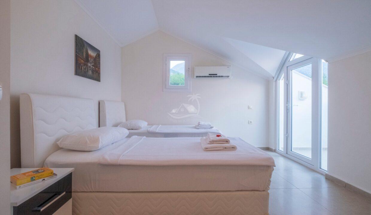 4700f1d0-be48-4fcf-8a17-fbbf847a91d2