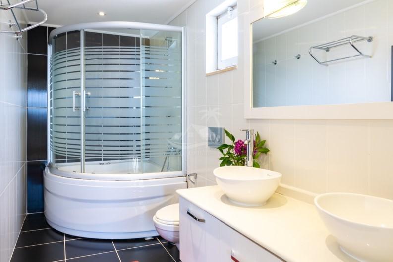 47CD1C6D-2A50-40ED-B7E7-88ACFA447BD5