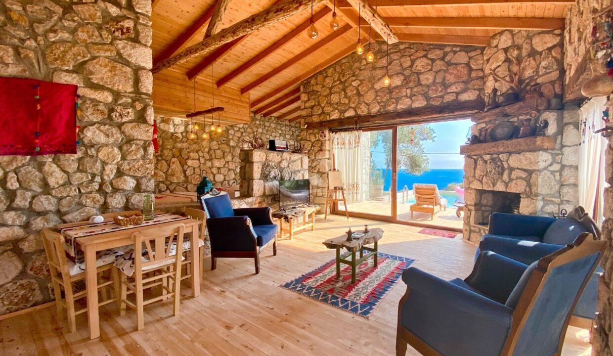 5C8E4F15-6C26-40F9-A1B2-132629DC876F