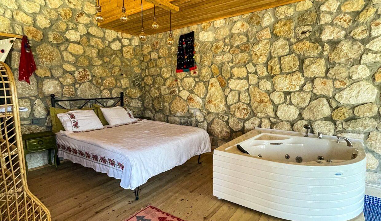 693B1CE4-6F43-4636-B19E-0800C7069351