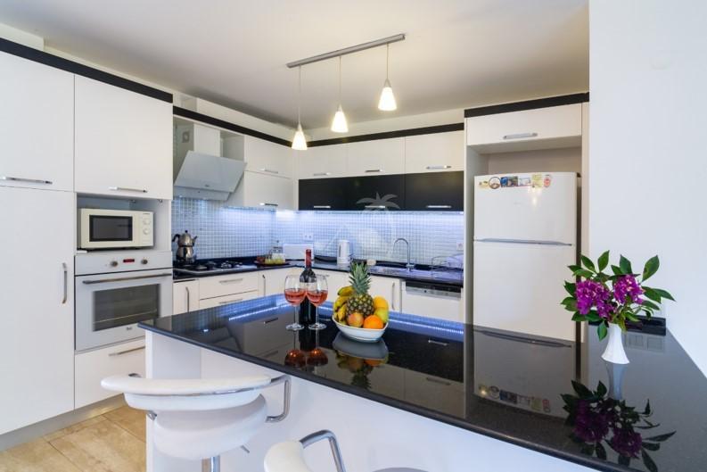 76499F15-64B0-45DD-845C-160E2349B383