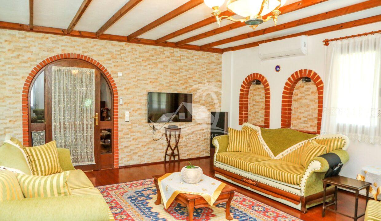 8366FA17-F112-4401-9AD8-4BFDFDF3A114