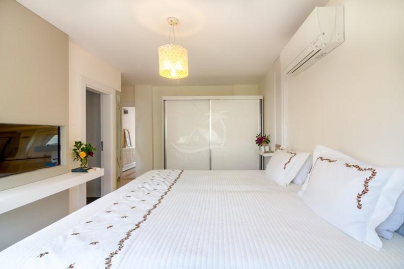 8C03D682-7675-411B-A010-16E4FBE9DF69