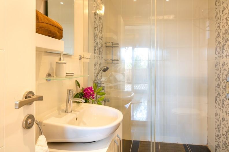 91239383-2038-4008-9855-6C164ACCBD18