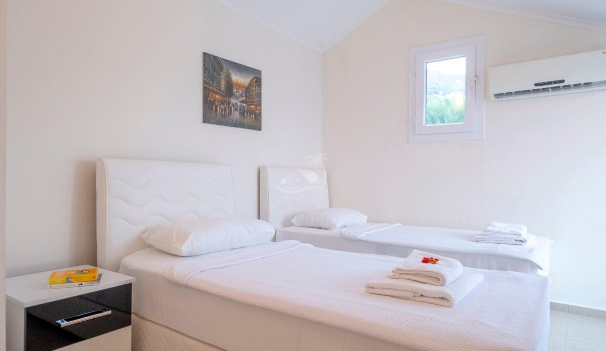 9a351b75-1740-451e-b904-efe991552a93