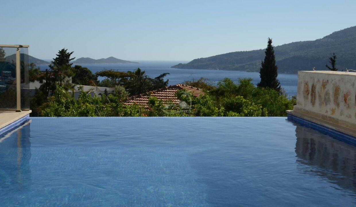 C1220435-D829-4376-88B4-5364B339B6AE