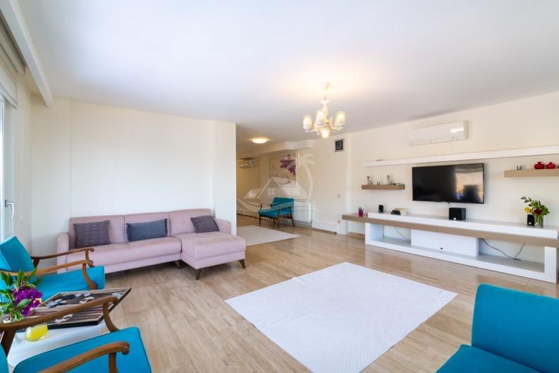 DA94934B-1B72-41D1-BB64-E15A9A8E4F0B