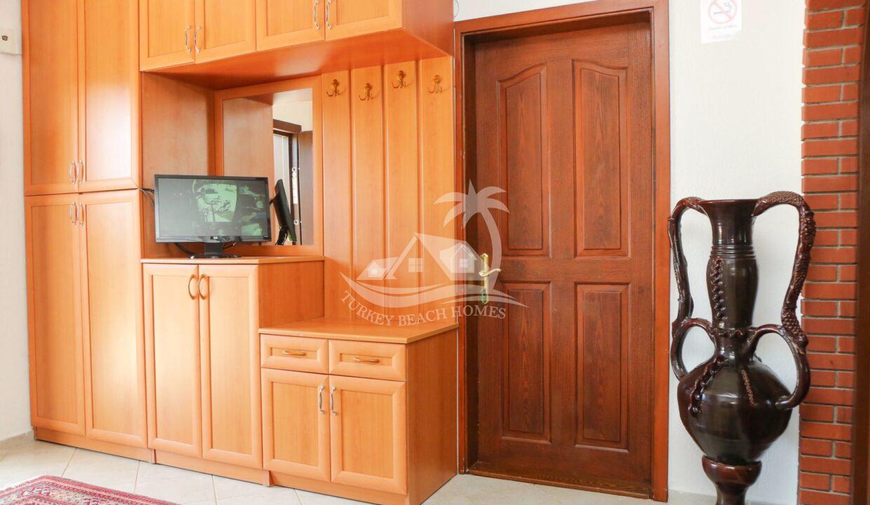 DBED0377-3FAF-4014-ABFE-6F1658A1C042