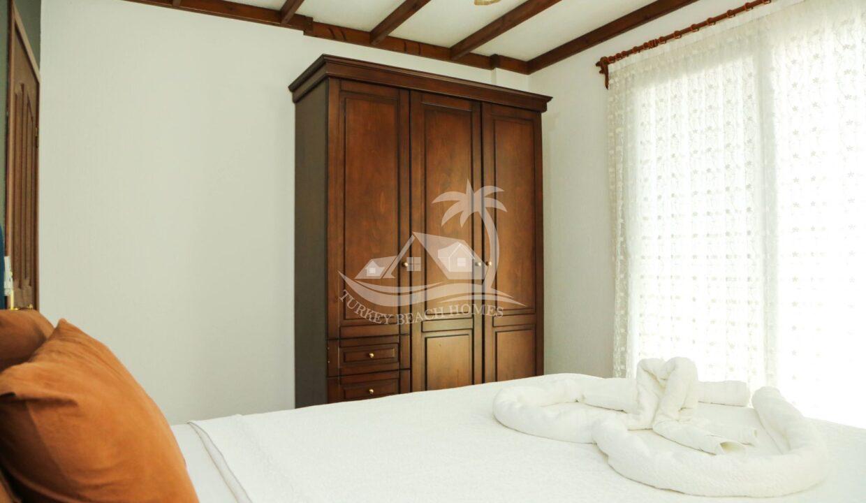 E3BEE0F2-623C-4D11-8D98-506149D11C94