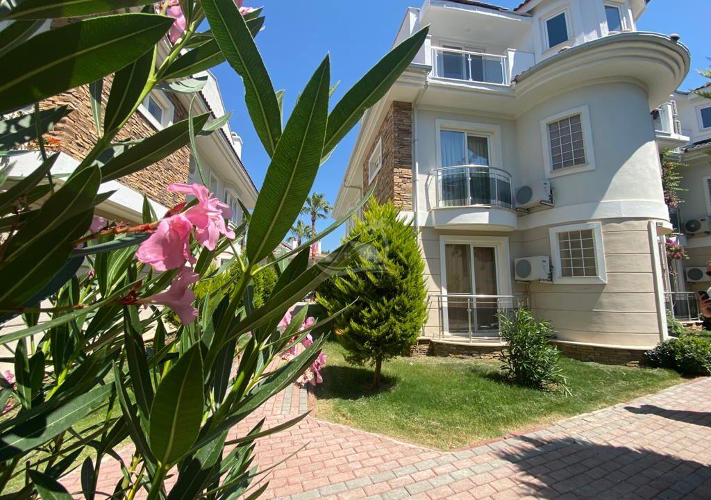 EEC2D725-B1C9-471D-9833-50E8F1434574