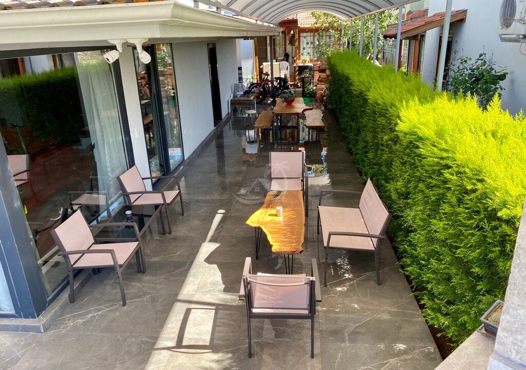 c2a81f0b-d096-43d0-991f-881769f1798c