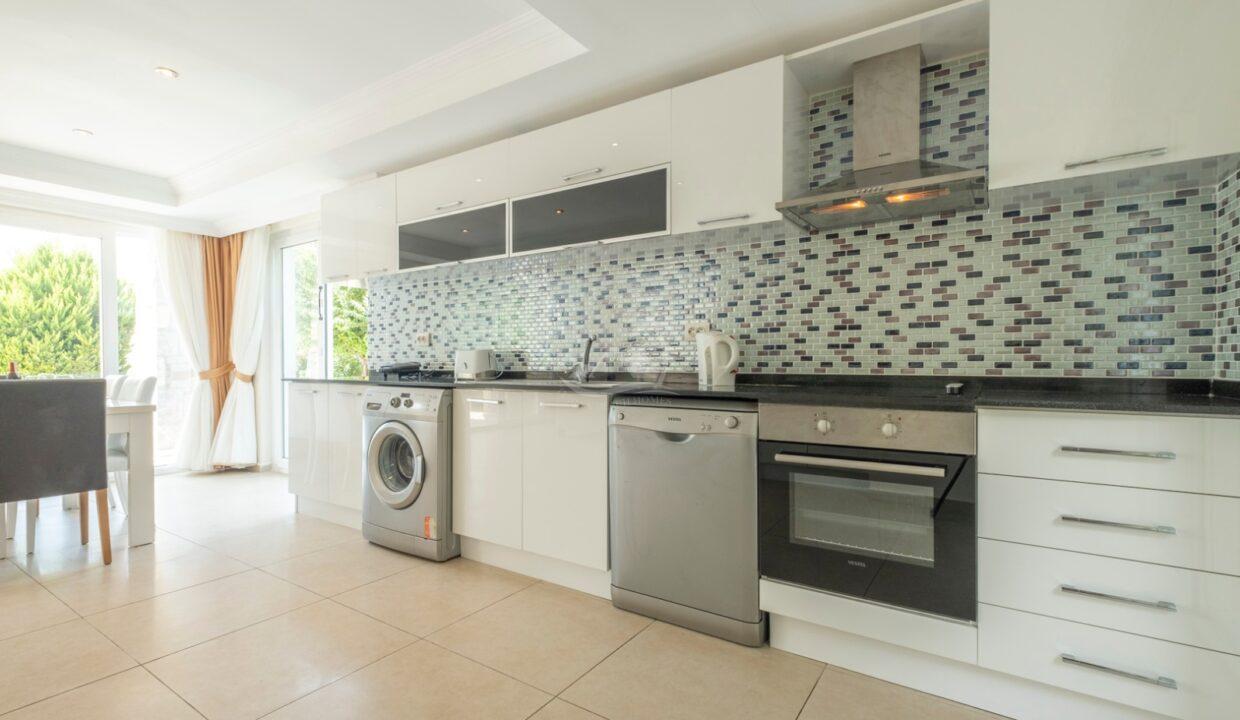 e4d2982b-f61d-49bf-a106-c759067568b1