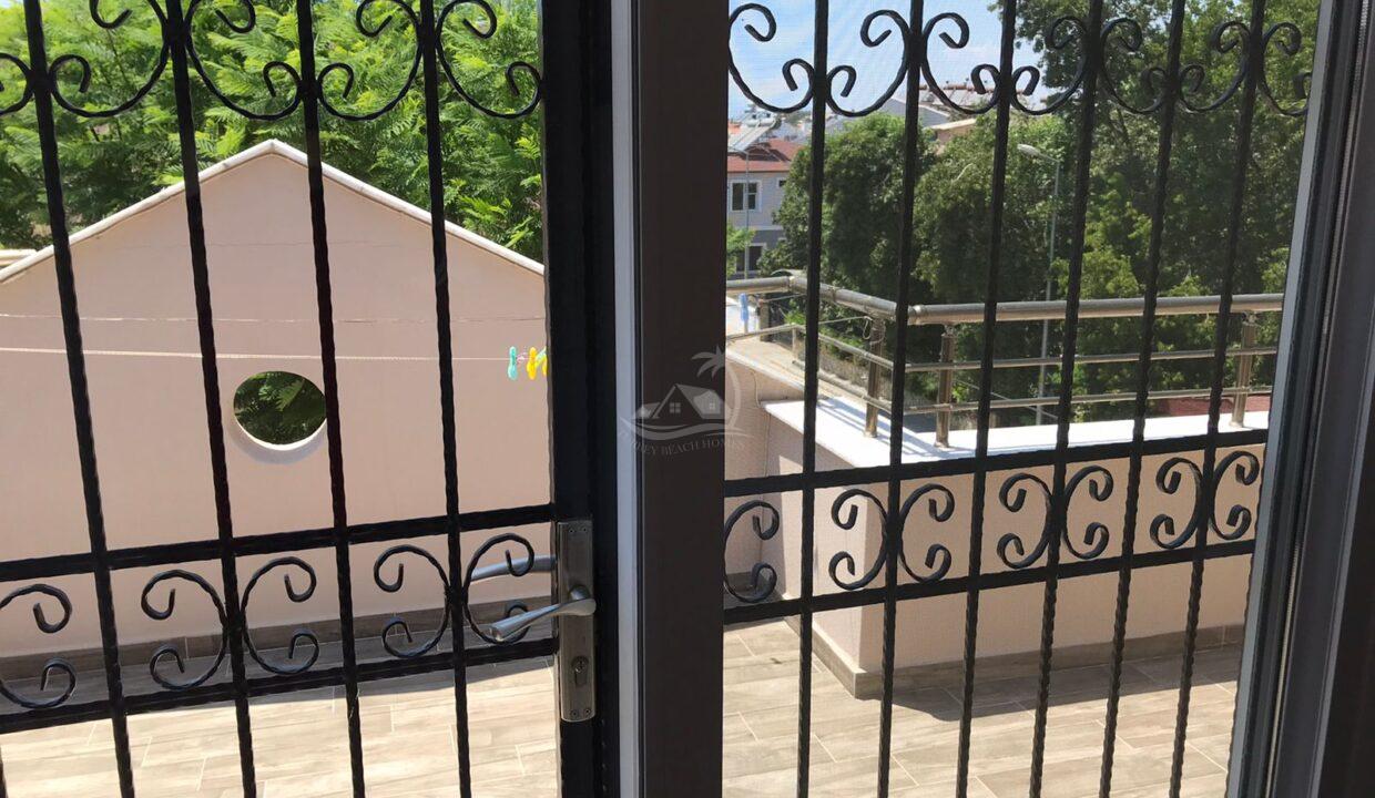 0AE3F0F0-FBF9-432C-A631-09C3937FE151