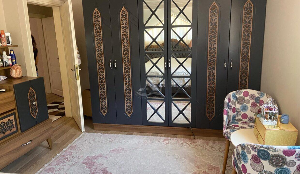 0a2afbf3-a1e3-4b3c-ba4b-36a658e02db3