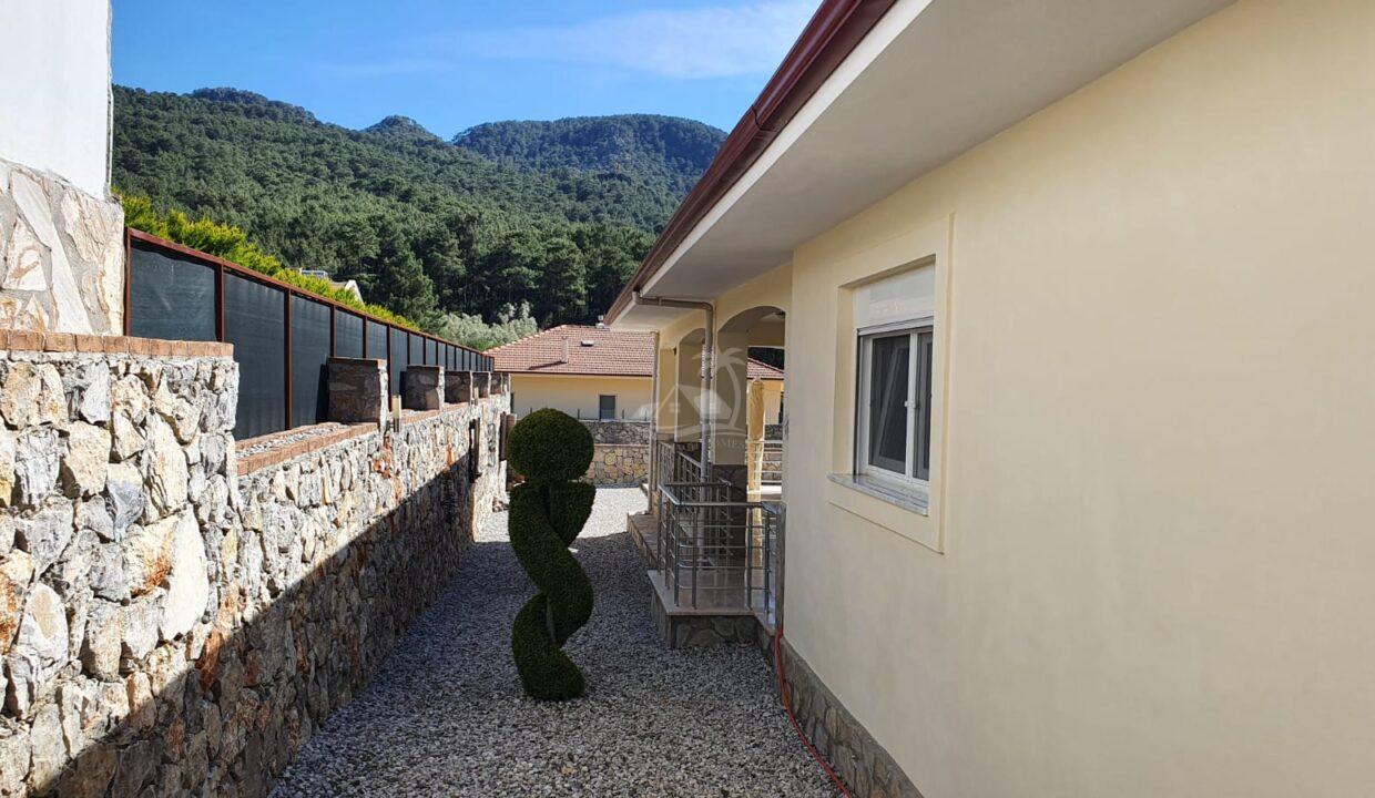 2225048C-4A50-415B-AEF1-041E7FECC6AA