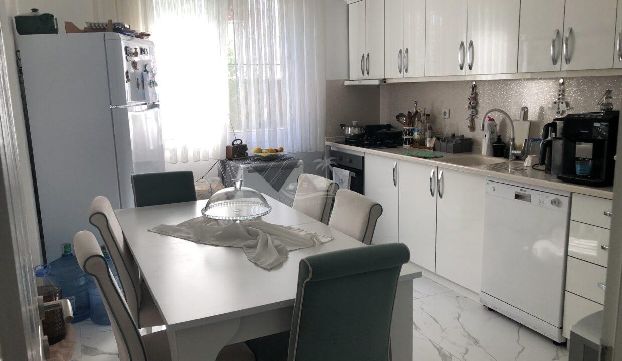 22995956-819E-4737-9F78-A07B28B8EC5A