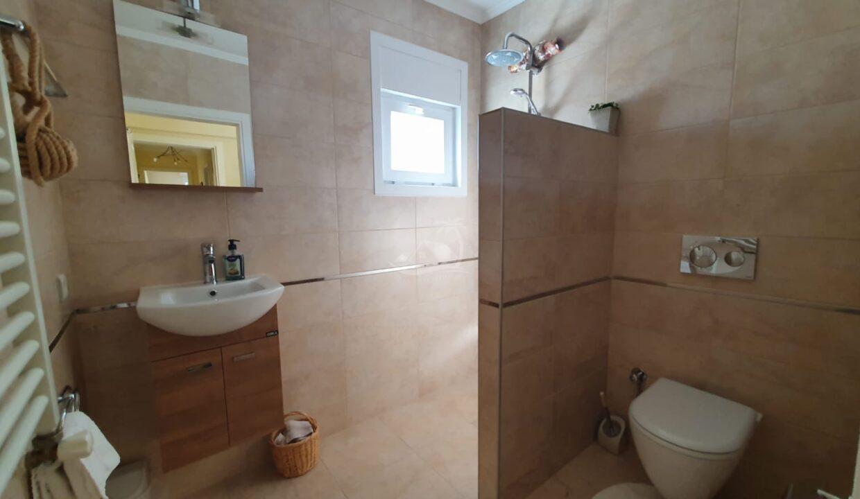 3CB51617-A662-4F30-90A8-1AC125A57469