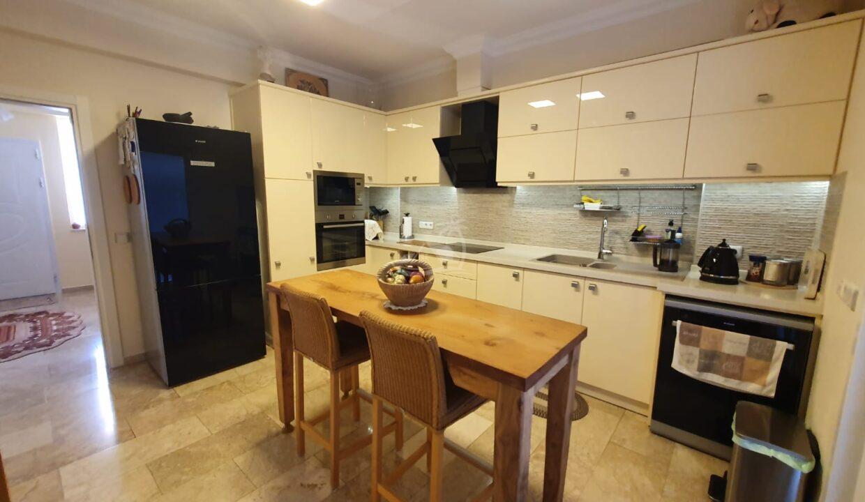 3E0D5646-950D-4FEA-8580-96E2DDE79B61