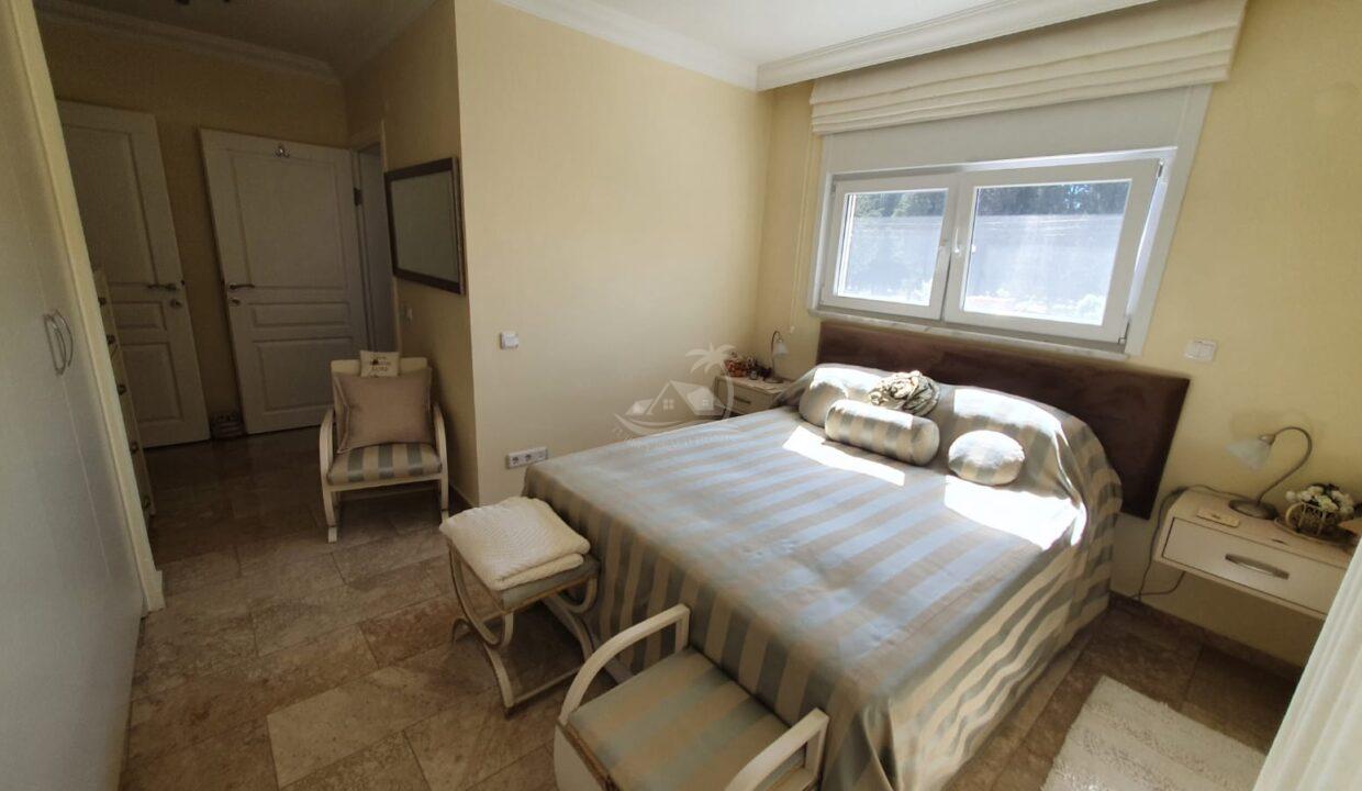 55E84961-F5A1-4506-9838-132004E19089