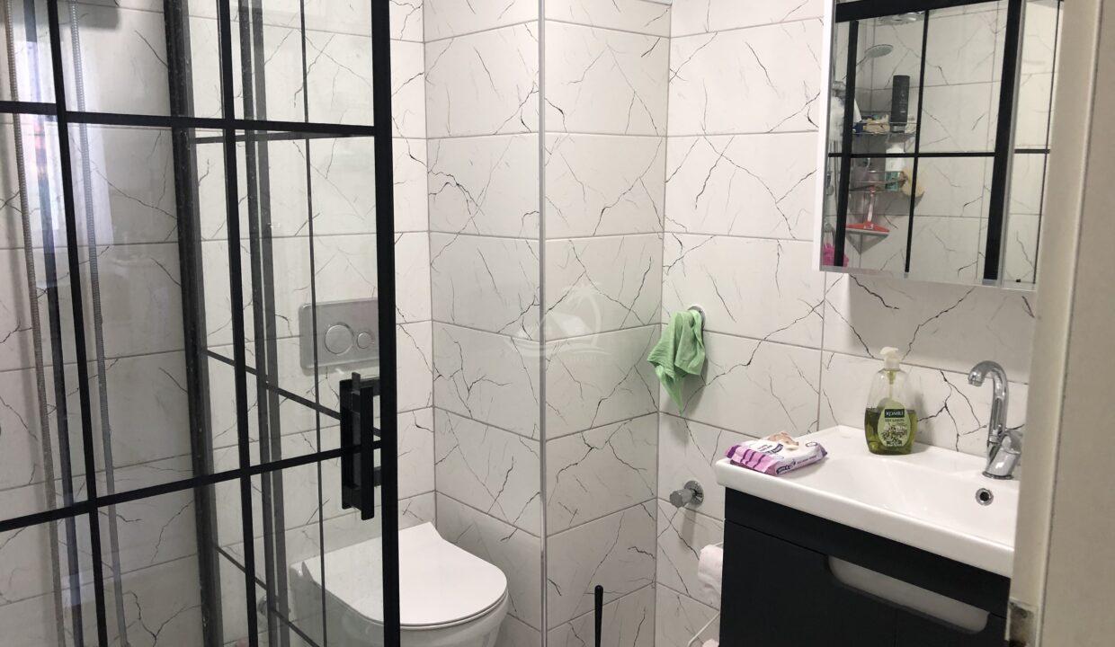 5EAFF75C-26E6-452E-BDD2-1D104DF21053