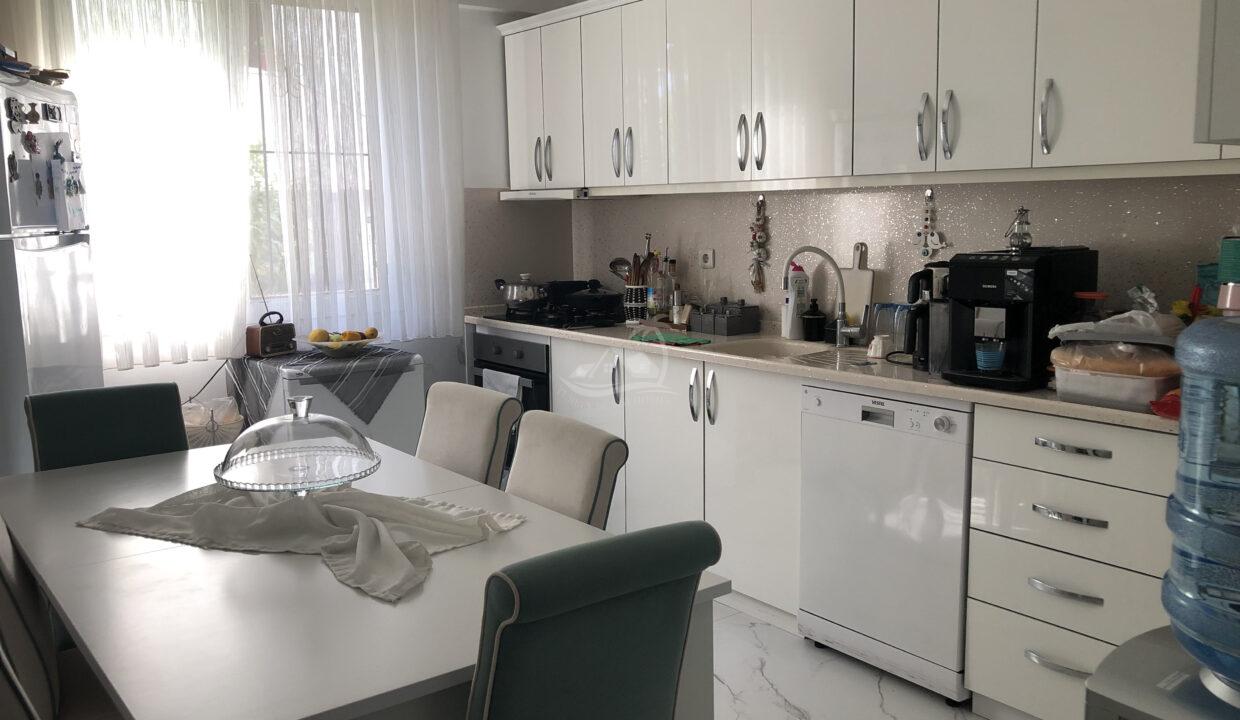 8219C16A-B942-4C33-A3A9-B1611F22B408