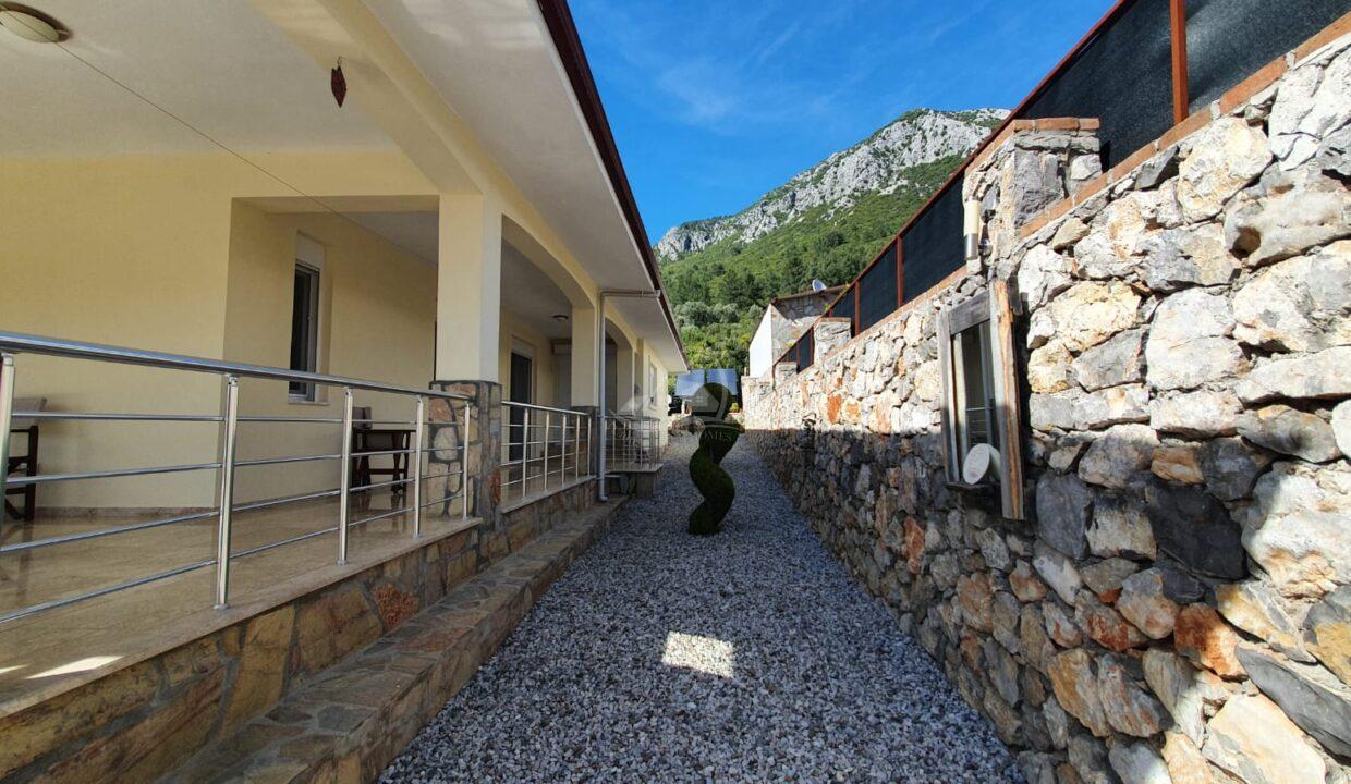 93AC348E-C11D-4144-8616-25C7E782B065