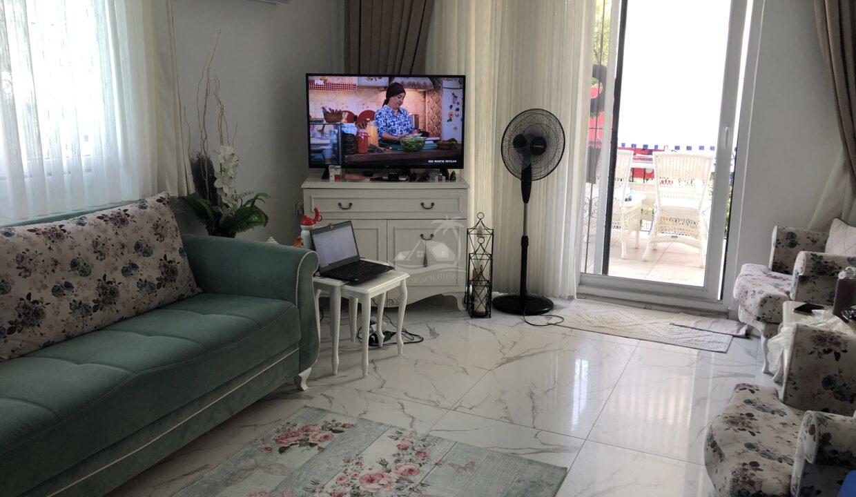 B178E519-2045-4E70-BB47-2196896920FF