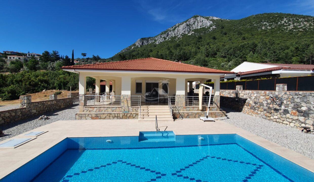 C255D9E6-1674-41D4-ADE4-41F05D41C9A5