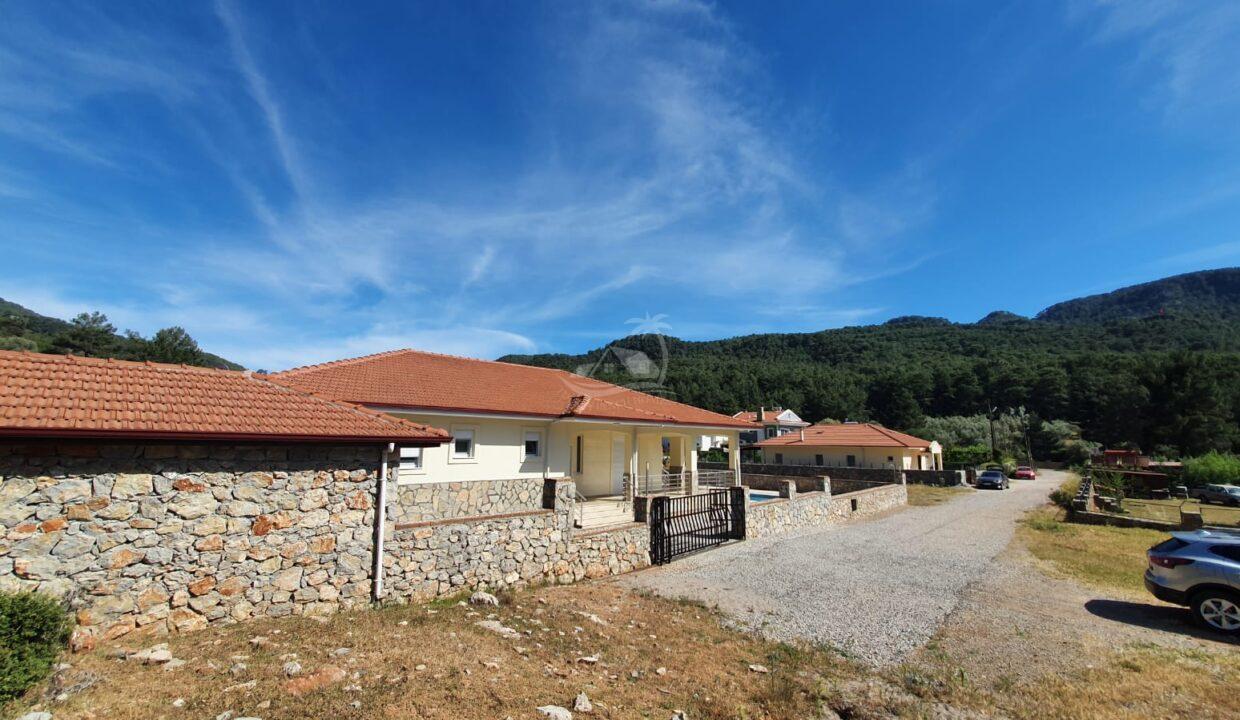 C66DA426-9CE8-40F5-986A-13B3677BEE8C