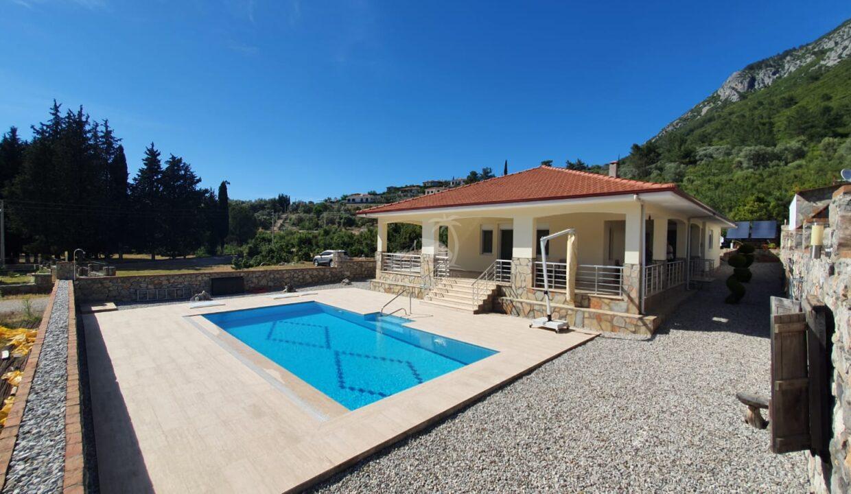 C9247BF9-887C-4748-9937-D8C08D0C3F1A