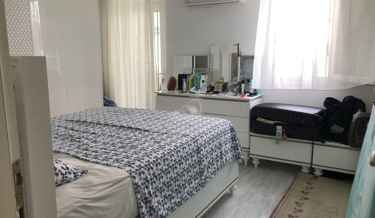 D39449D5-3469-465C-8B9B-A668A414EB5F