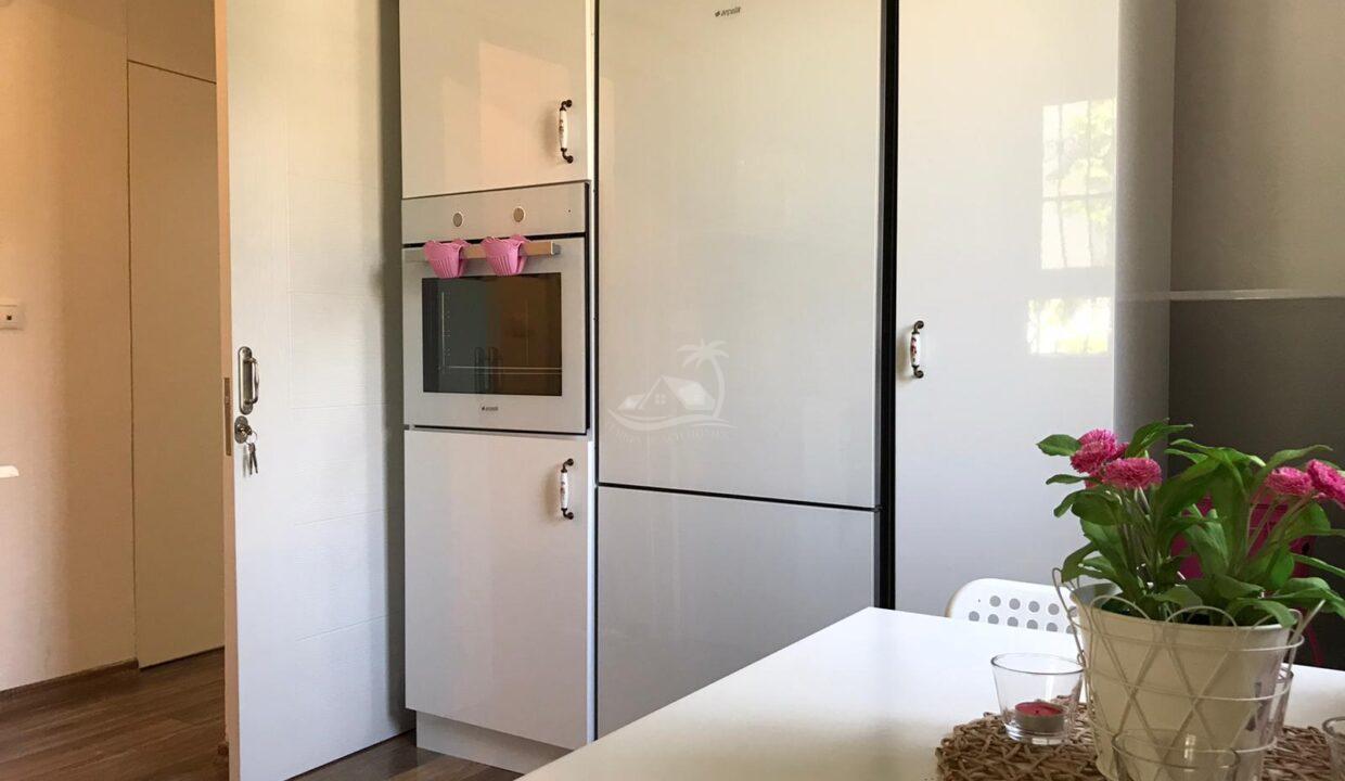 D4001A12-3FB5-49CB-A66D-47F6B5F5D8E9