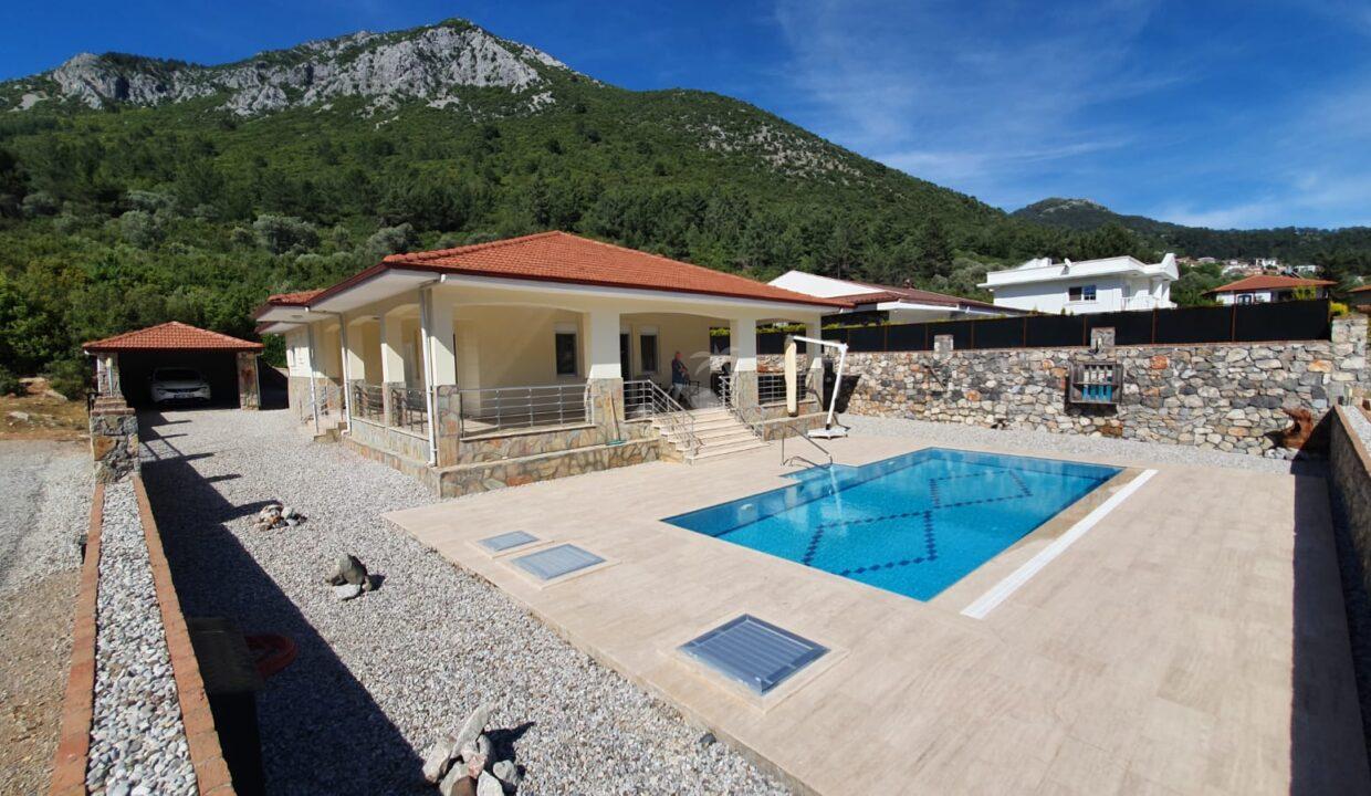 D8177F1D-15F3-4F97-892A-6E312D9D7A22