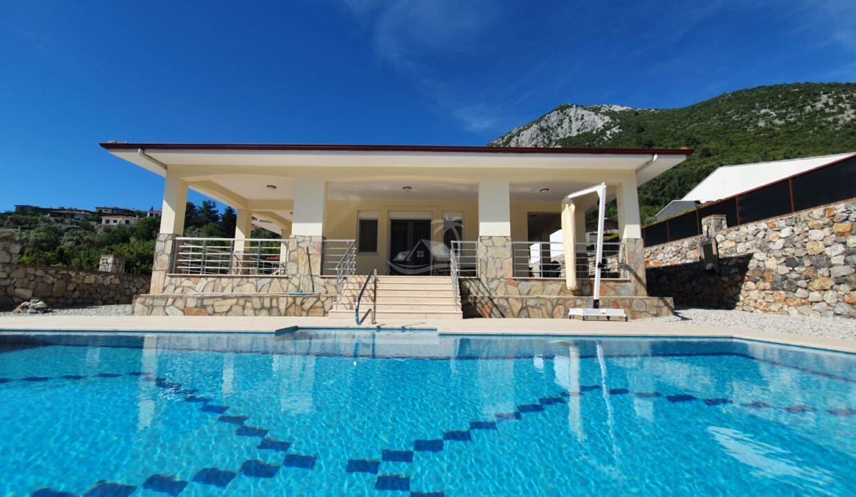 E69B863F-5B34-4043-BACD-0A53248AEE33