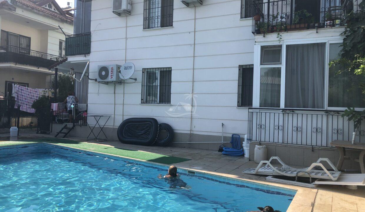 F0881EB6-9F06-4293-989E-049A31744A4C